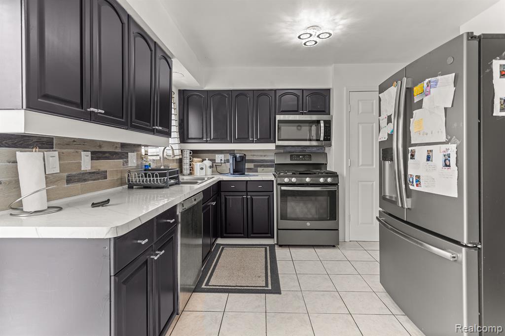 4604 Palmer Street Dearborn, MI 48126 - Photo 8 of 27