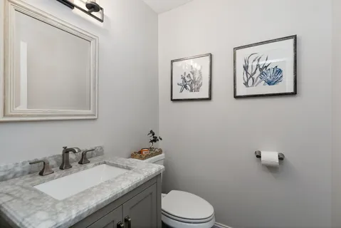 $369,900 | 811 Carol Avenue South, McHenry, IL 60050