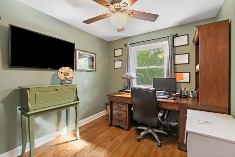 $369,900 | 811 Carol Avenue South, McHenry, IL 60050