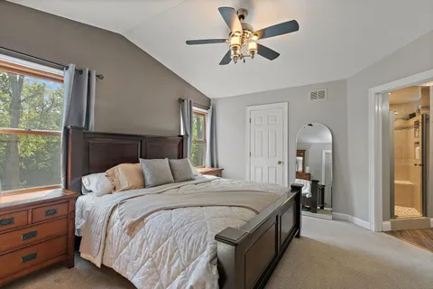 $369,900 | 811 Carol Avenue South, McHenry, IL 60050