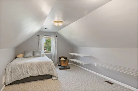 $369,900 | 811 Carol Avenue South, McHenry, IL 60050