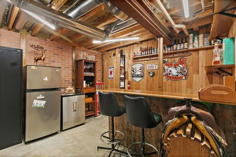 $369,900 | 811 Carol Avenue South, McHenry, IL 60050