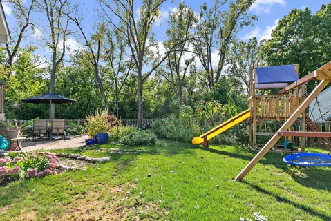 $369,900 | 811 Carol Avenue South, McHenry, IL 60050