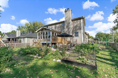 $369,900 | 811 Carol Avenue South, McHenry, IL 60050