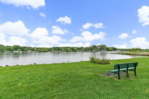 $369,900 | 811 Carol Avenue South, McHenry, IL 60050