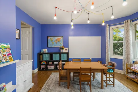 $369,900 | 811 Carol Avenue South, McHenry, IL 60050