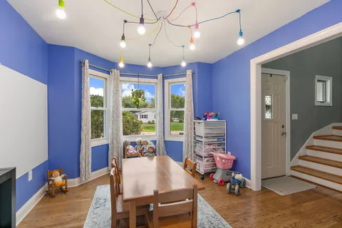 $369,900 | 811 Carol Avenue South, McHenry, IL 60050