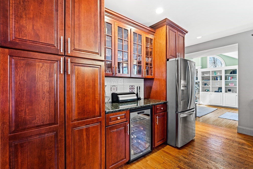 34 Puritan Road Reading, MA 01867 - Photo 11 of 42