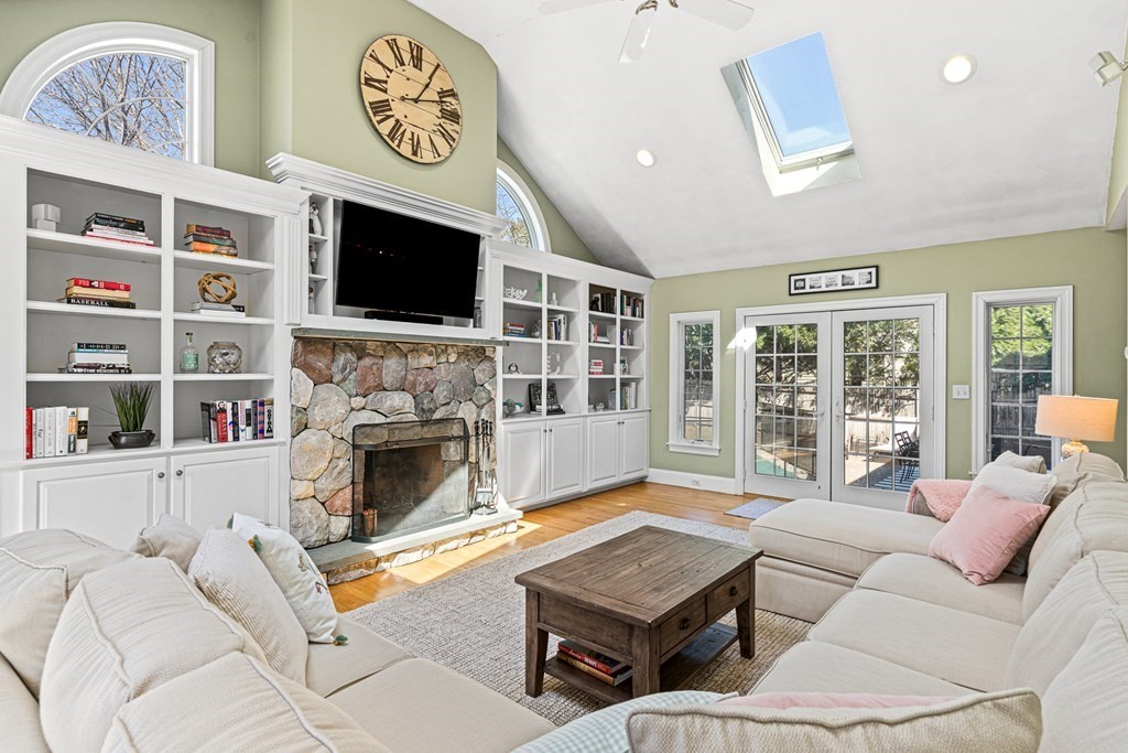 34 Puritan Road Reading, MA 01867 - Photo 15 of 42