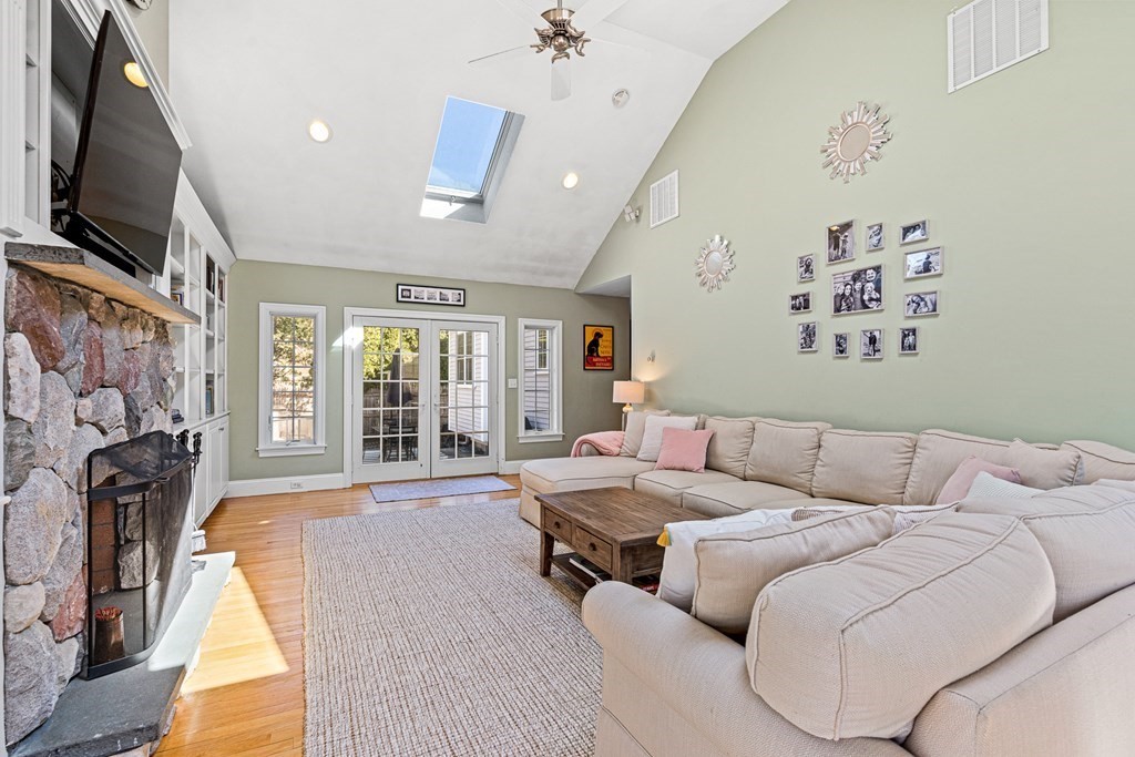 34 Puritan Road Reading, MA 01867 - Photo 17 of 42