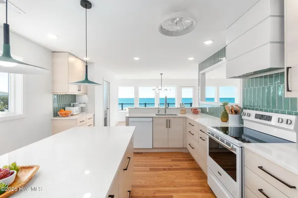 $2,995,000 | 129 Dogwood Circle, Pine Knoll Shores, NC 28512