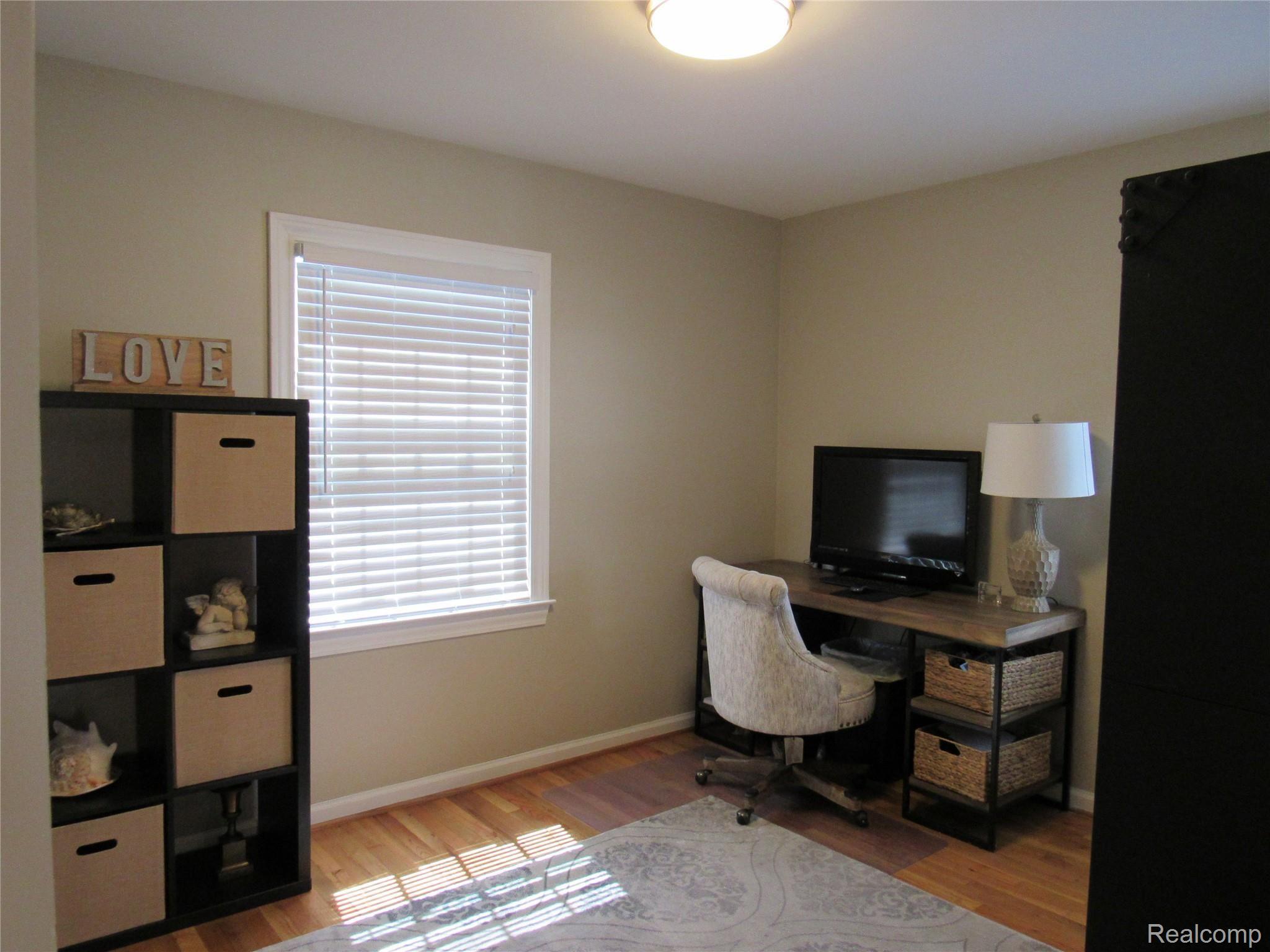 1635 Fairholme Road Grosse Pointe, MI 48236 - Photo 32 of 42 40.JPG