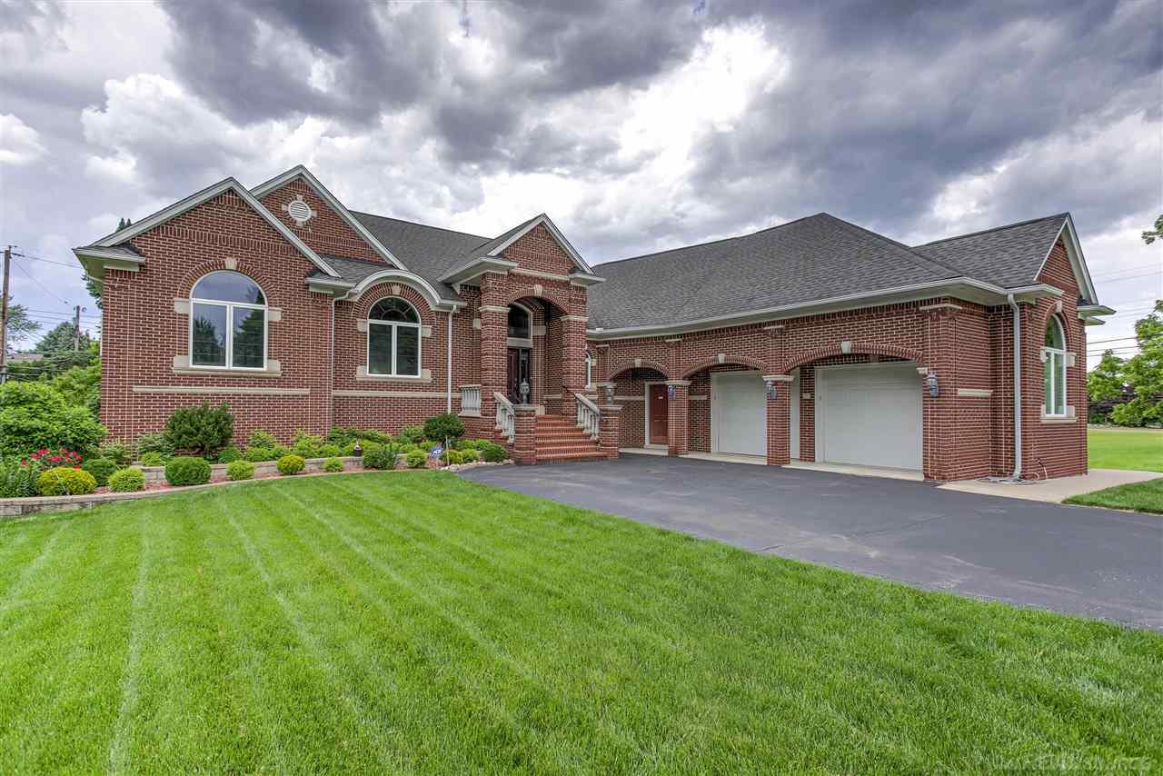 58 Kalhaven Road Rochester Hills, MI 48307 - Photo 3 of 46