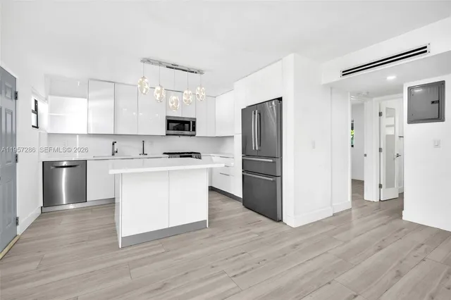 $3,500 | 3265 Virginia Street, Unit 24, Miami, FL 33133