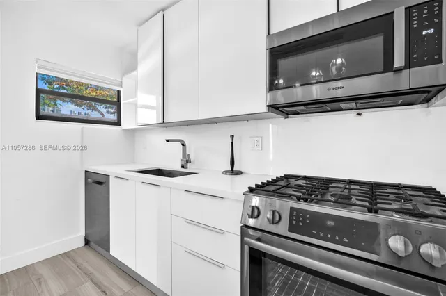 $3,500 | 3265 Virginia Street, Unit 24, Miami, FL 33133