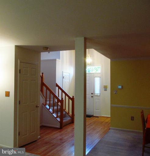 9220 Ispahan Loop Laurel, MD 20708 - Photo 5 of 30 Interior (General)