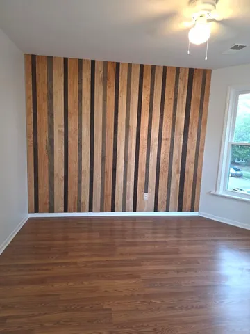 $2,400 | 1397 Brown Street, Des Plaines, IL 60016