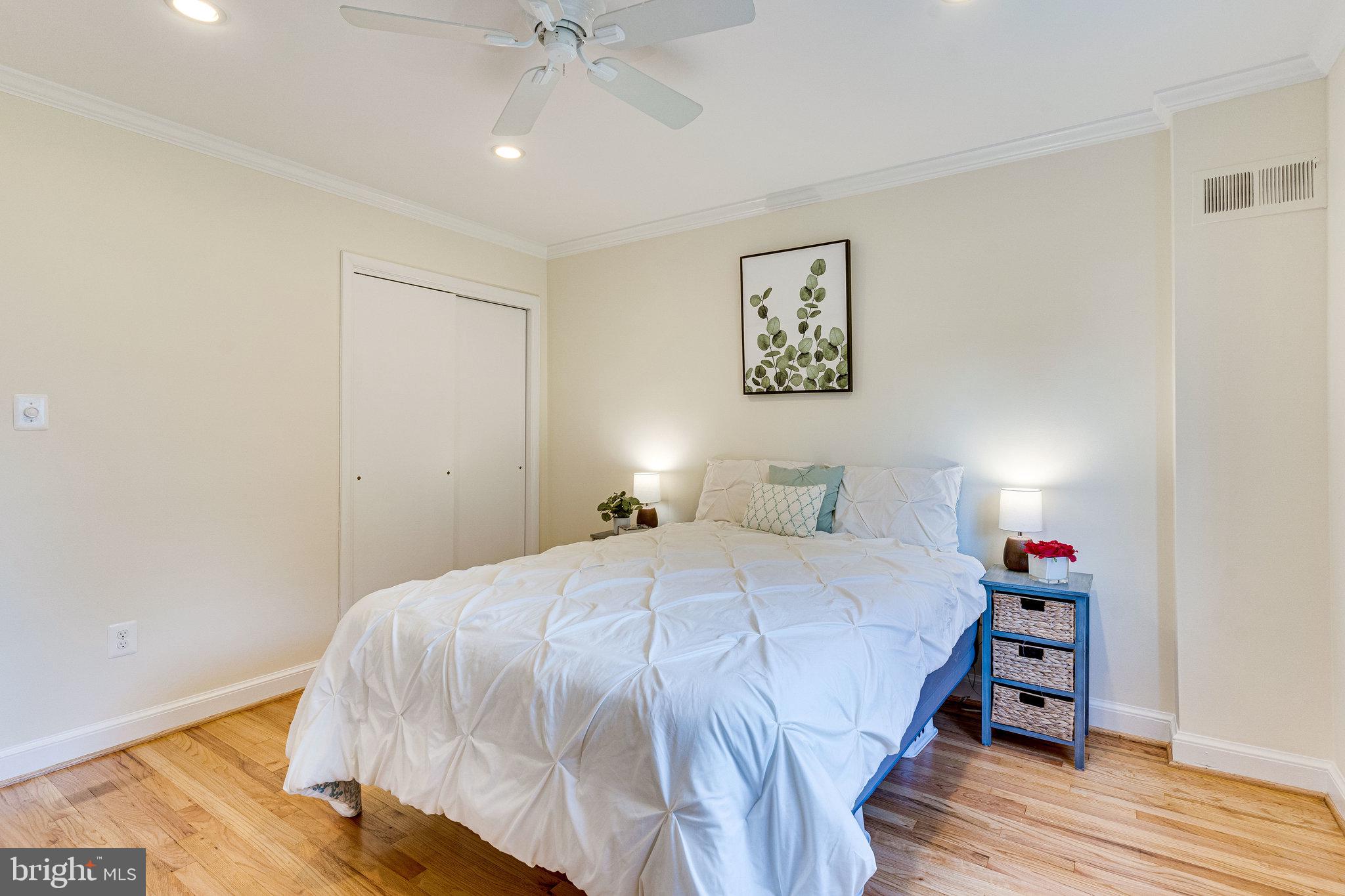 5306 Pooks Hill Road, Unit 30653 Bethesda, MD 20814 - Photo 13 of 24 Main Bedroom