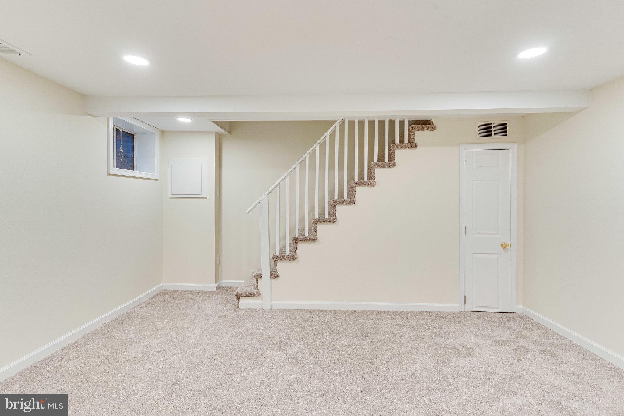5306 Pooks Hill Road, Unit 30653 Bethesda, MD 20814 - Photo 19 of 24 Lower Level family room/office