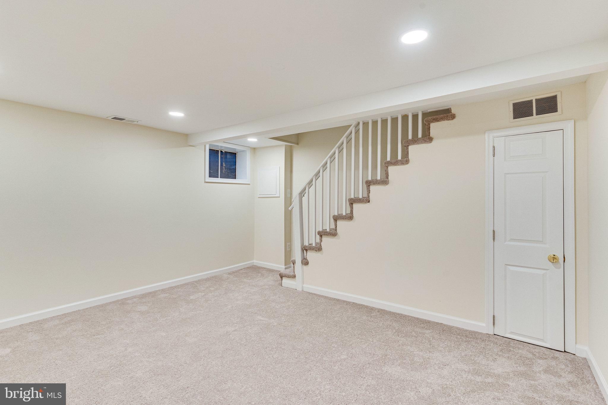 5306 Pooks Hill Road, Unit 30653 Bethesda, MD 20814 - Photo 20 of 24 Lower Level family room/office