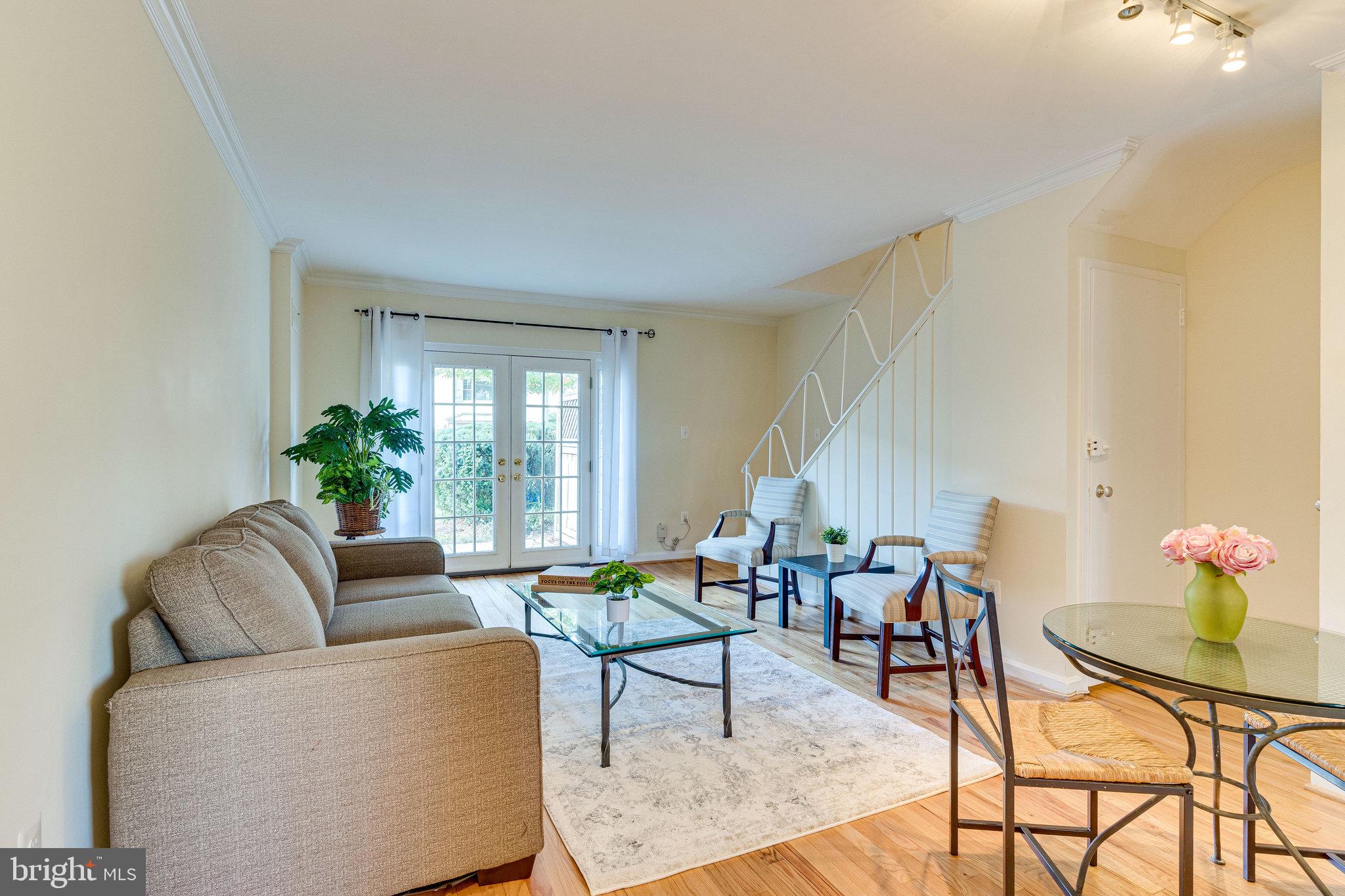 5306 Pooks Hill Road, Unit 30653 Bethesda, MD 20814 - Photo 3 of 24 Living Room