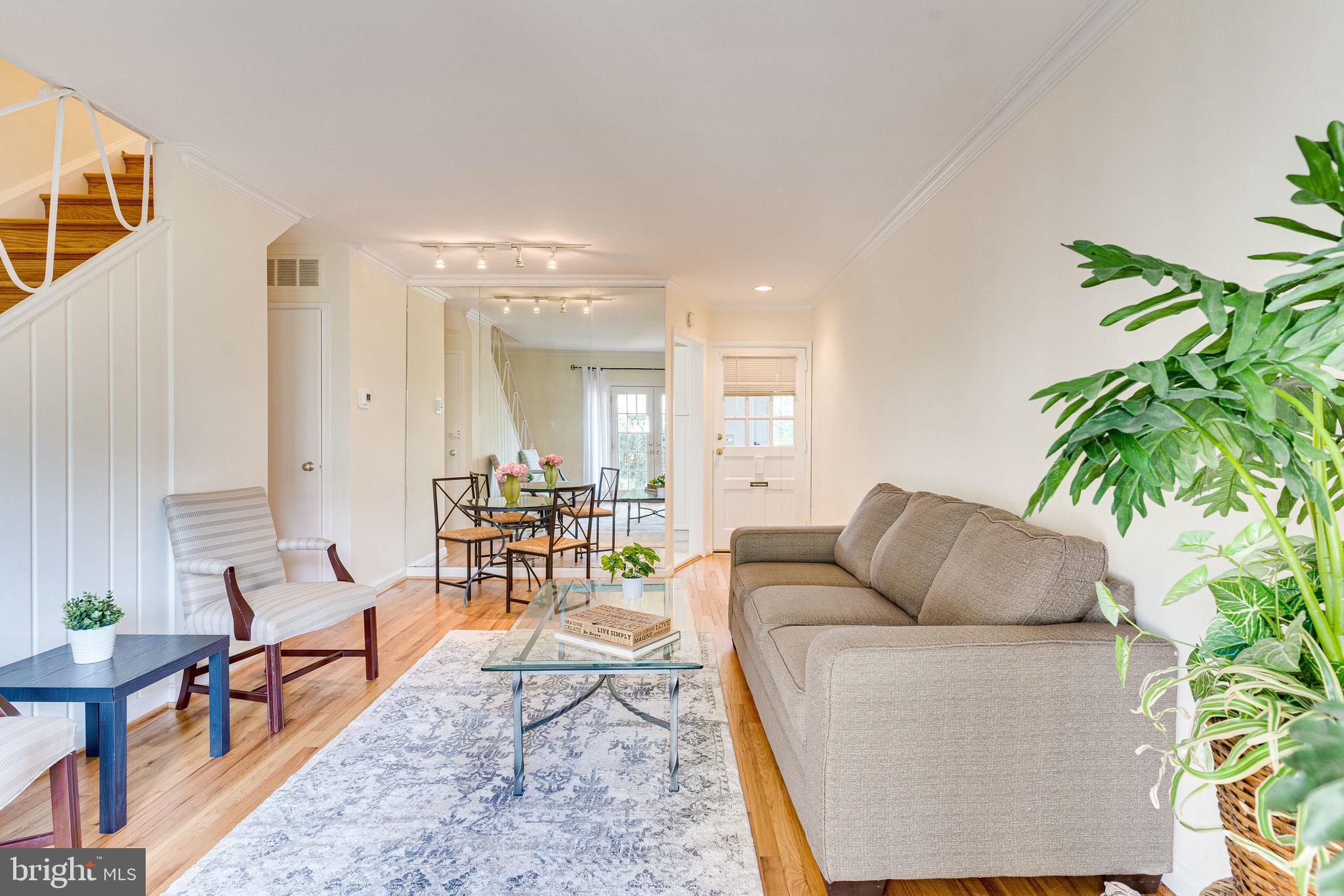 5306 Pooks Hill Road, Unit 30653 Bethesda, MD 20814 - Photo 6 of 24 Living Room/Dining Room
