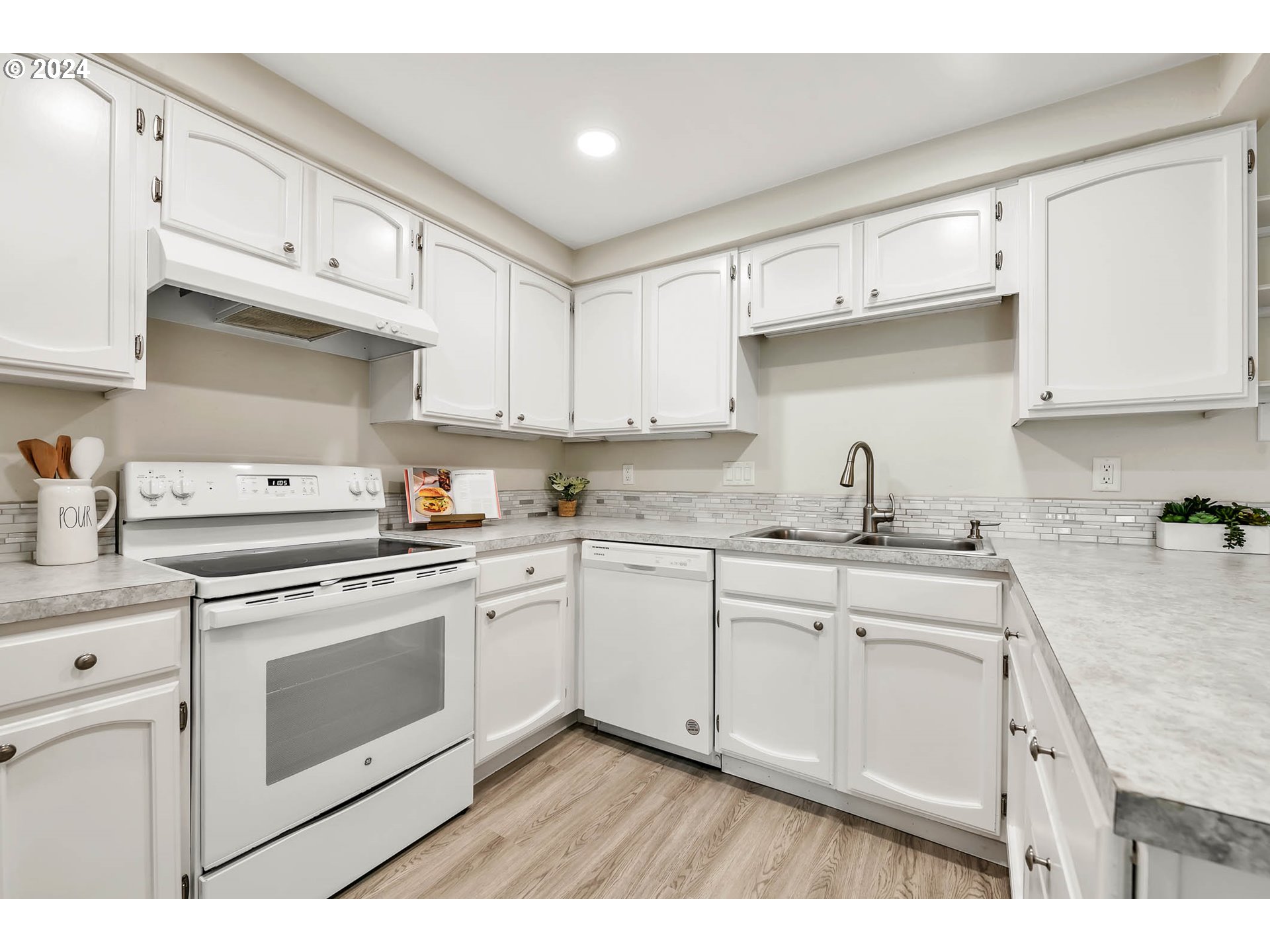 650 Harlow Road, Unit 254 Springfield, OR 97477 - Photo 10 of 27 Gallery Image 10