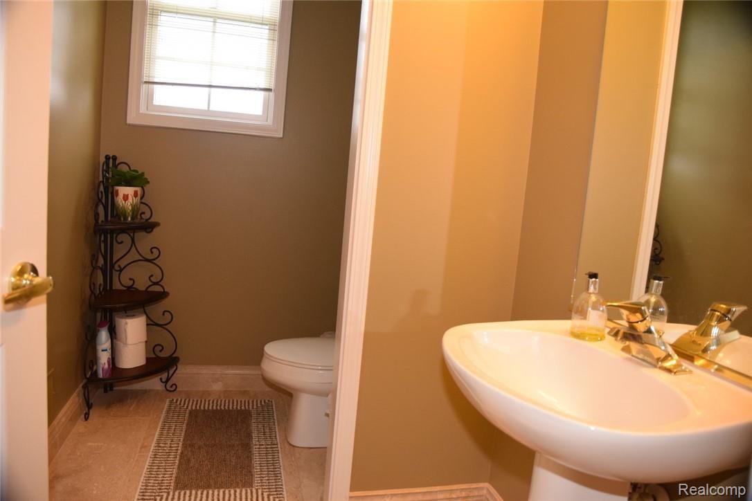 1022 Miners Run Rochester, MI 48306 - Photo 22 of 98 PowderRoom (3) (Large).jpeg