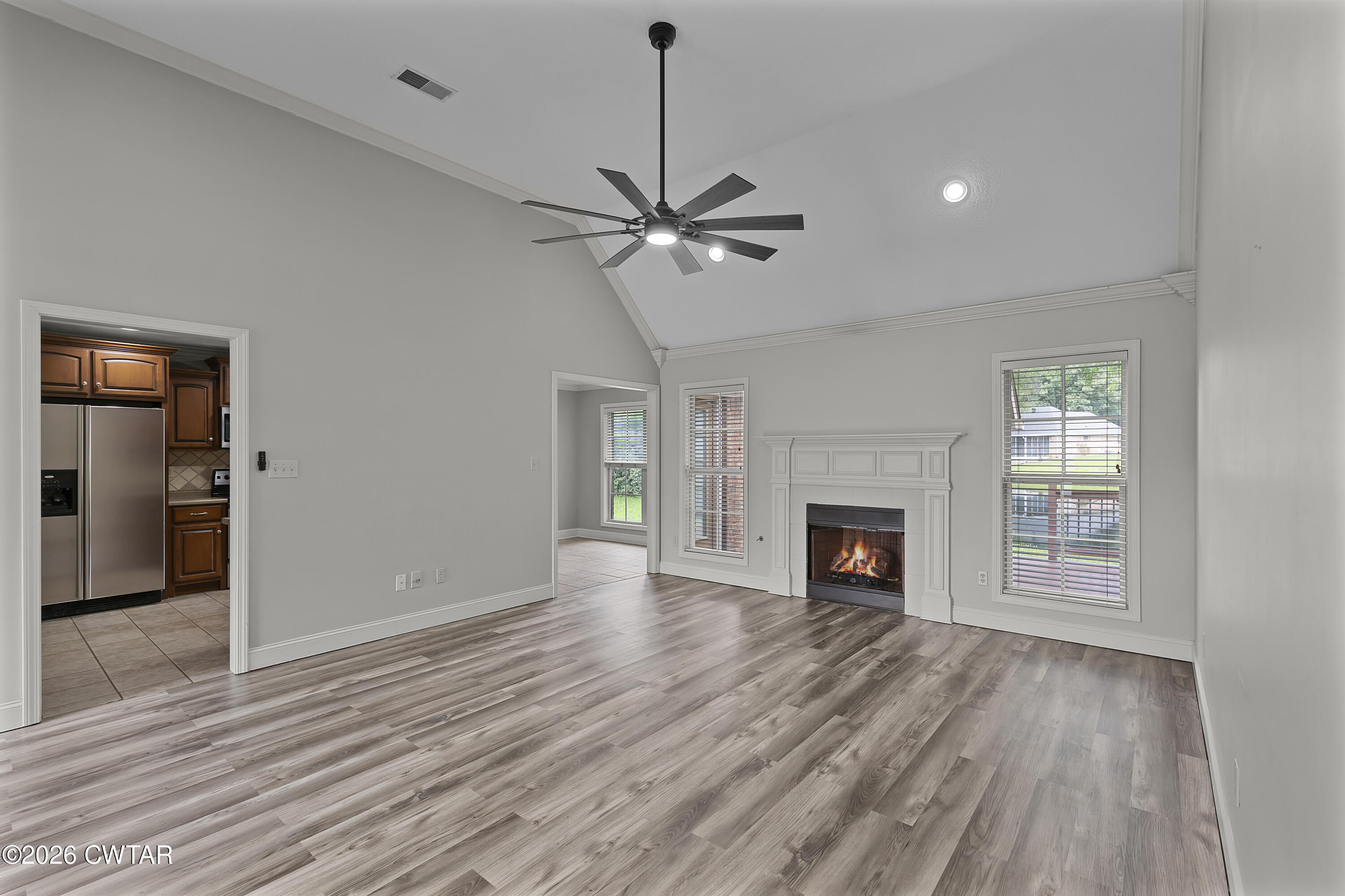 52 Edgewater Cove Jackson, TN 38305 - Photo 10 of 33 Living Room