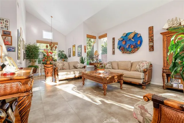 $915,000 | 11849 Kathyann Street, Sylmar, CA 91342