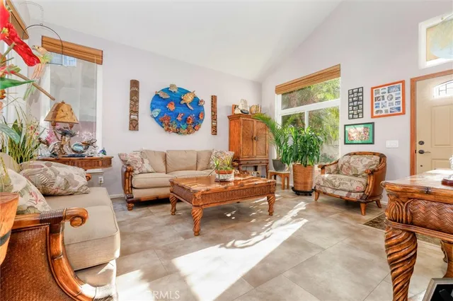 $915,000 | 11849 Kathyann Street, Sylmar, CA 91342