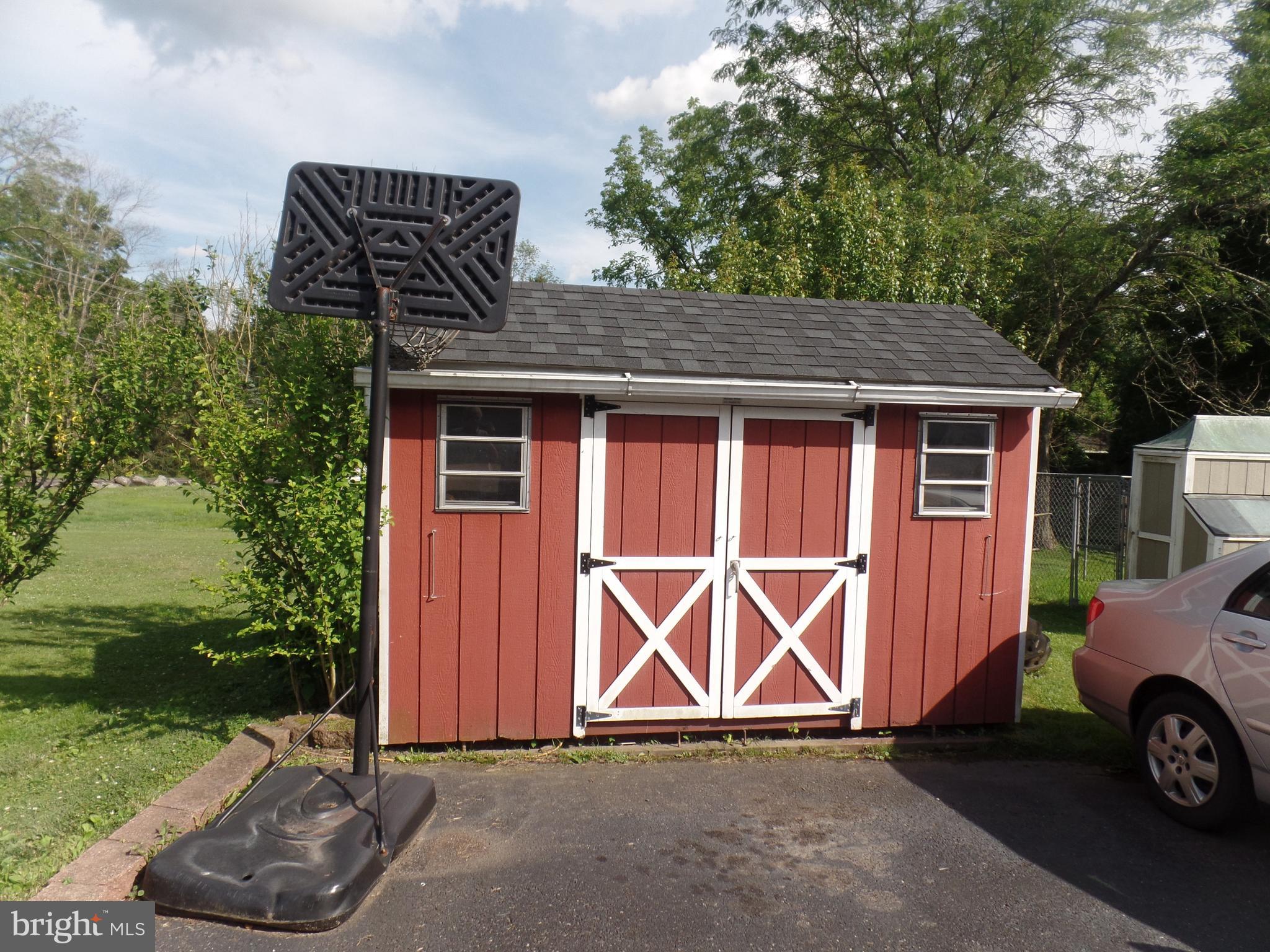1041 Magazine Road Green Lane, PA 18054 - Photo 27 of 33 Gallery Image 27