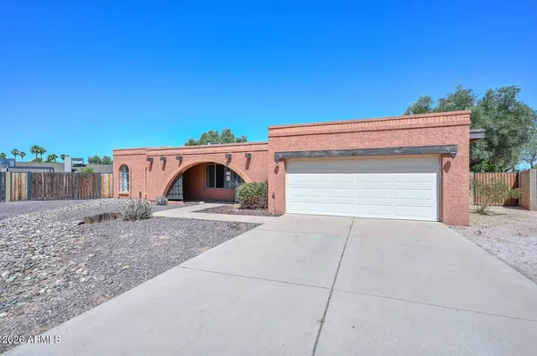 $372,500 | 8442 North 48th Drive, Glendale, AZ 85302