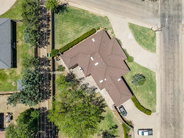 $395,000 | 130 Bailey Avenue, Dumas, TX 79029