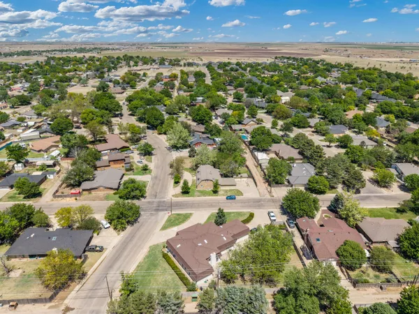 $395,000 | 130 Bailey Avenue, Dumas, TX 79029