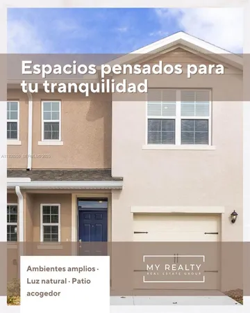 a black and white photo of a building