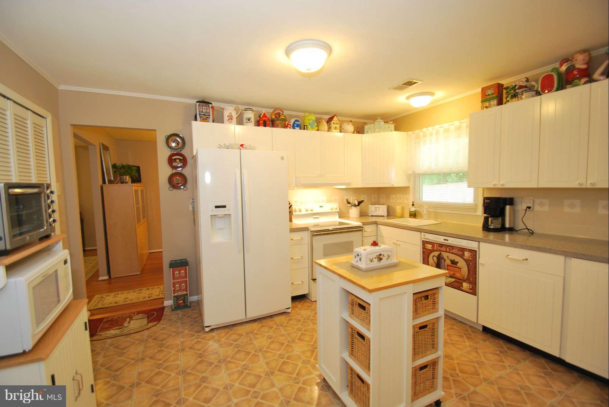 7878 Chalice Road Severn, MD 21144 - Photo 11 of 26 Kitchen