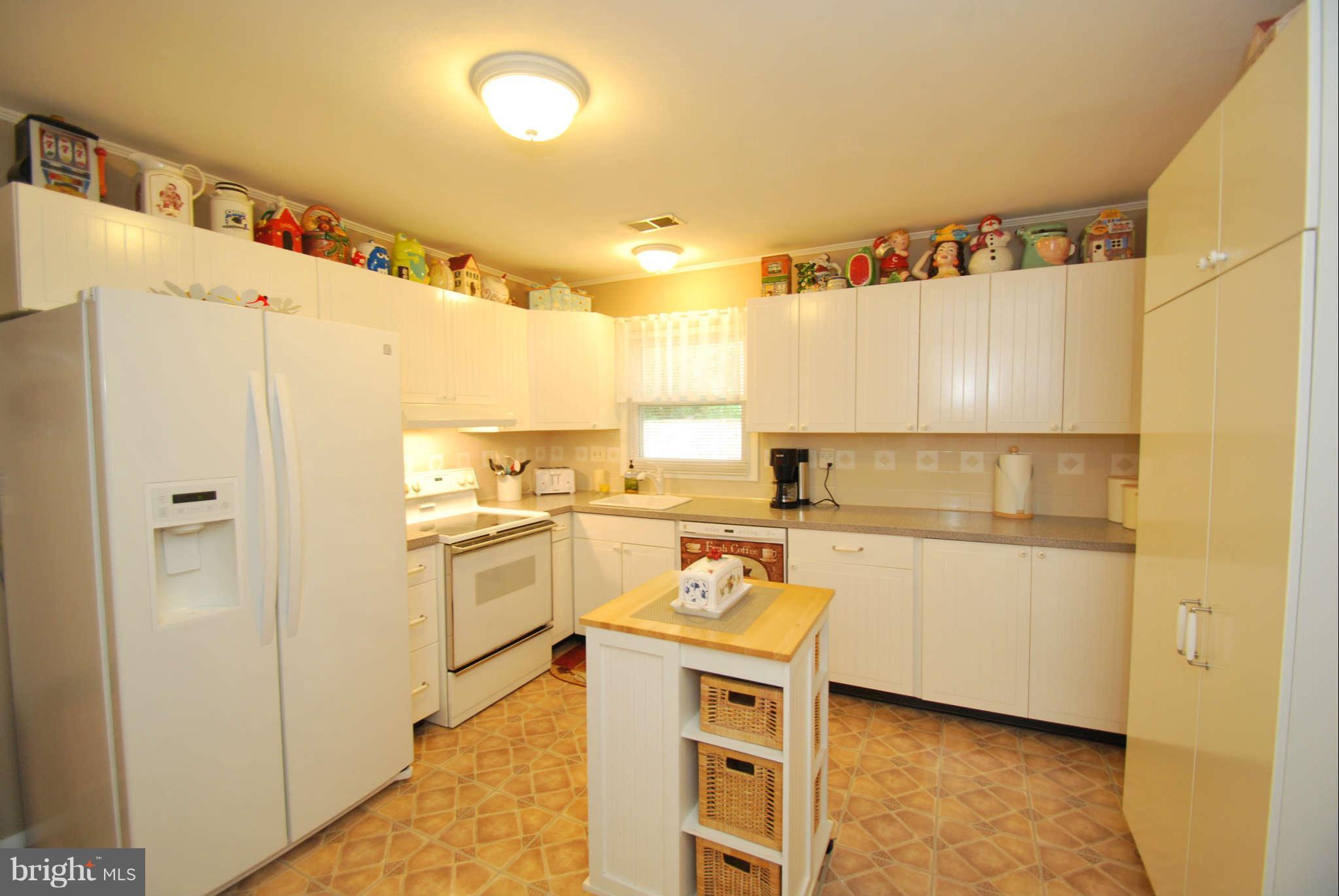 7878 Chalice Road Severn, MD 21144 - Photo 12 of 26 Kitchen