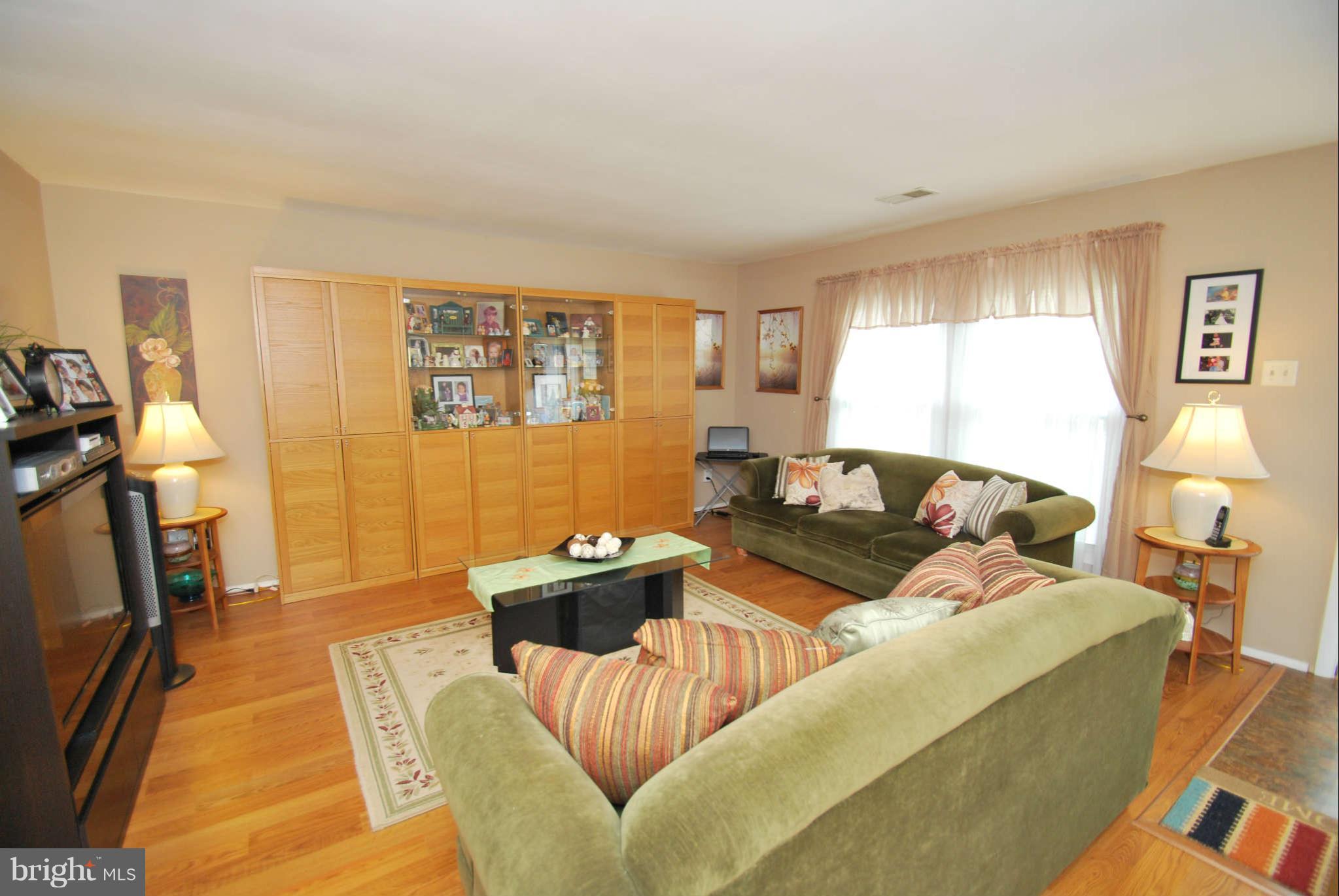7878 Chalice Road Severn, MD 21144 - Photo 6 of 26 Living Room