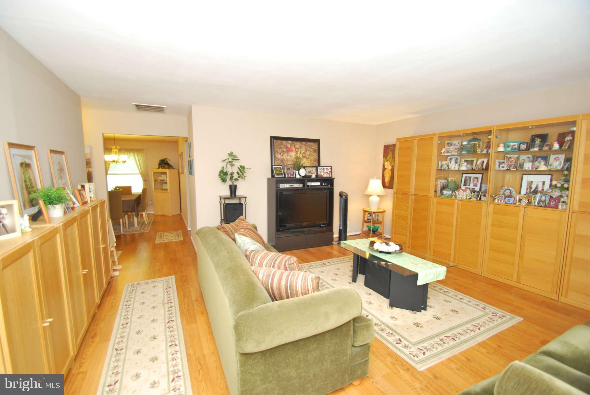 7878 Chalice Road Severn, MD 21144 - Photo 9 of 26 Living Room
