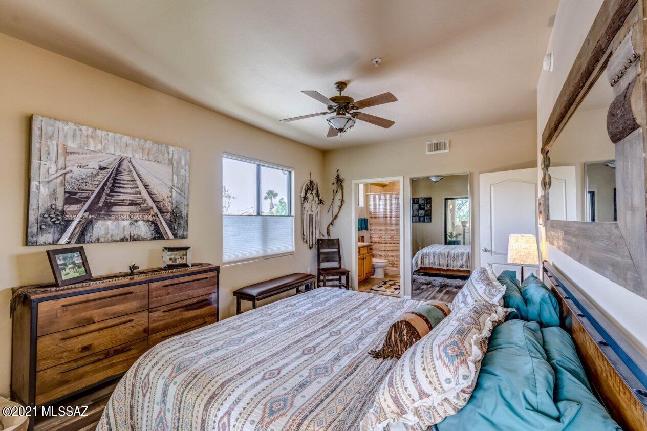 2550 East River Road, Unit 14201 Tucson, AZ 85718 - Photo 16 of 35