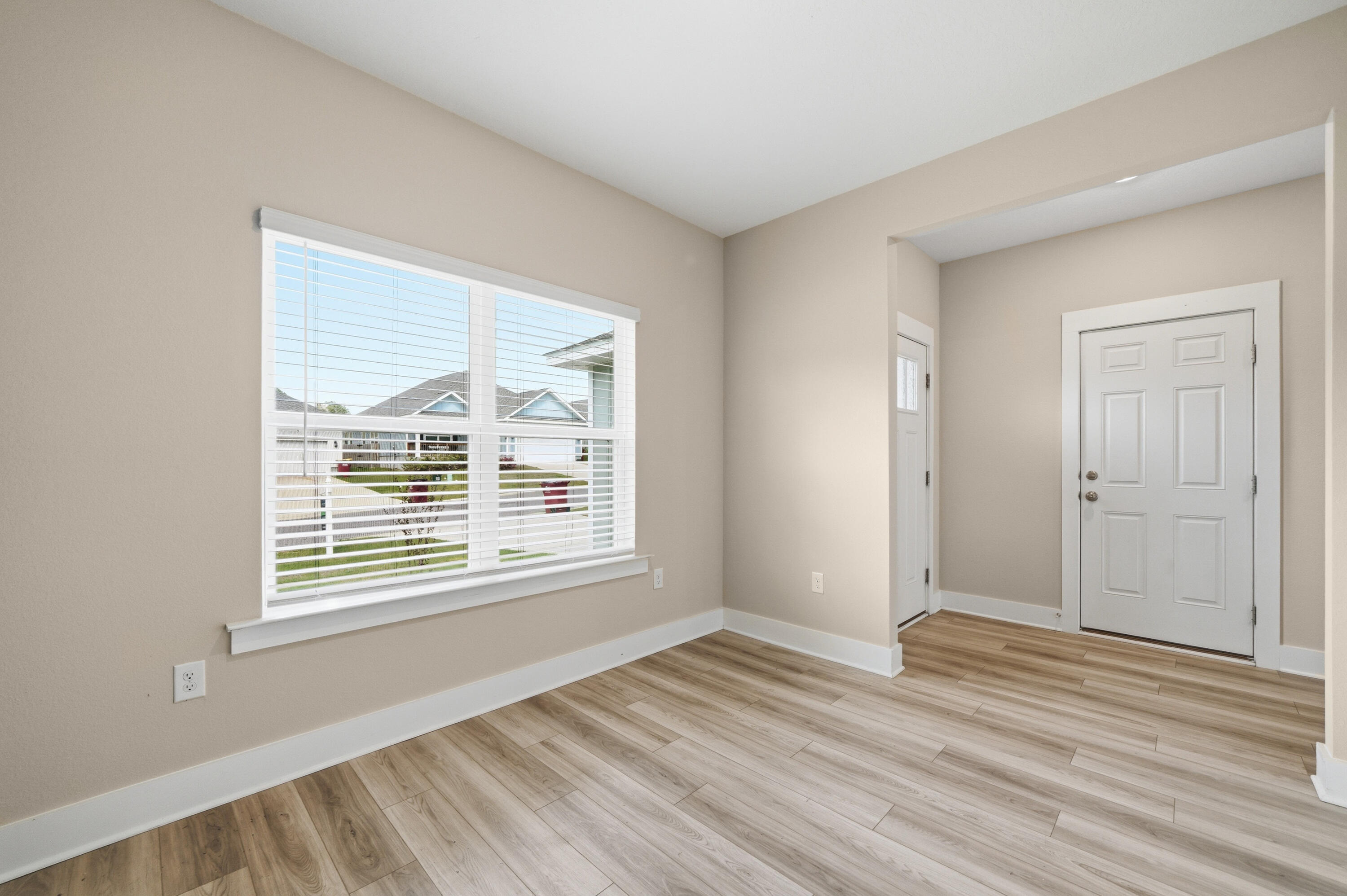 201 Lyla Lane Crestview, FL 32539 - Photo 9 of 31 DSC09808