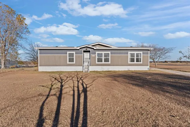 $375,000 | 10217 County Road 418, Grandview, TX 76050