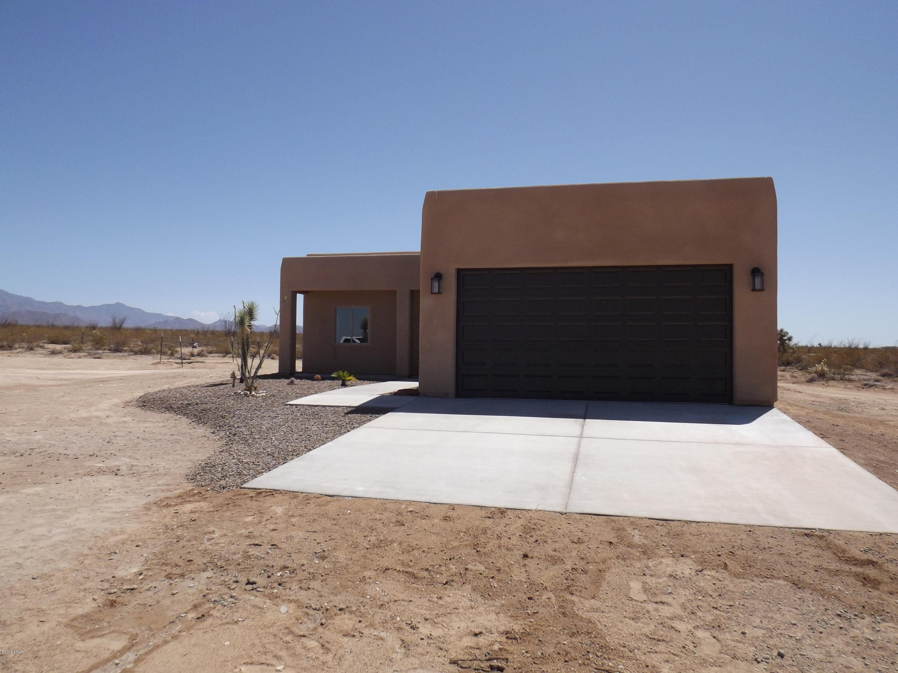 2516 Cielo Road Yucca, AZ 86438 - Photo 2 of 34 032