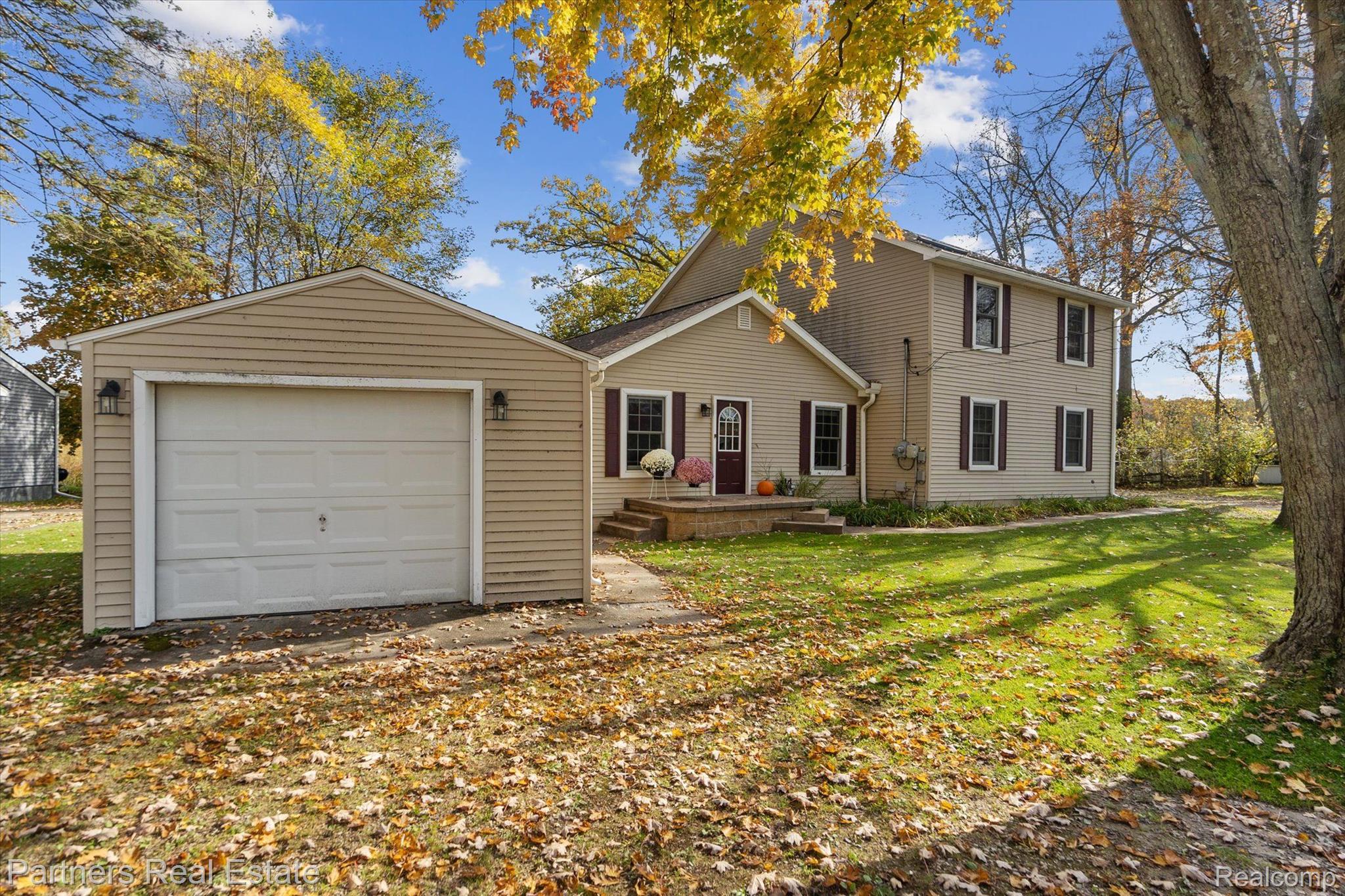 8791 Riverside Drive Brighton, MI 48116 - Photo 3 of 66 Gallery Image 3