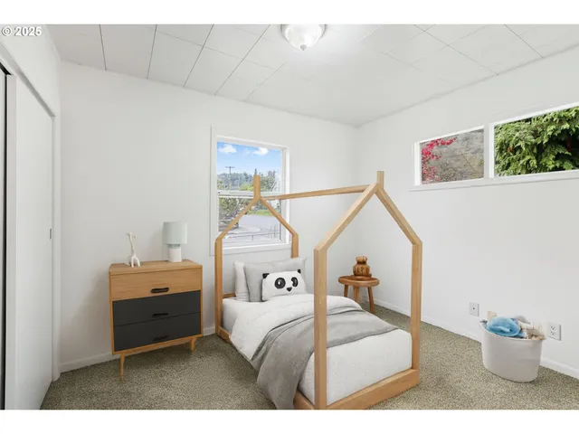 $265,000 | 331 Northeast Laurel Avenue, Myrtle Creek, OR 97457