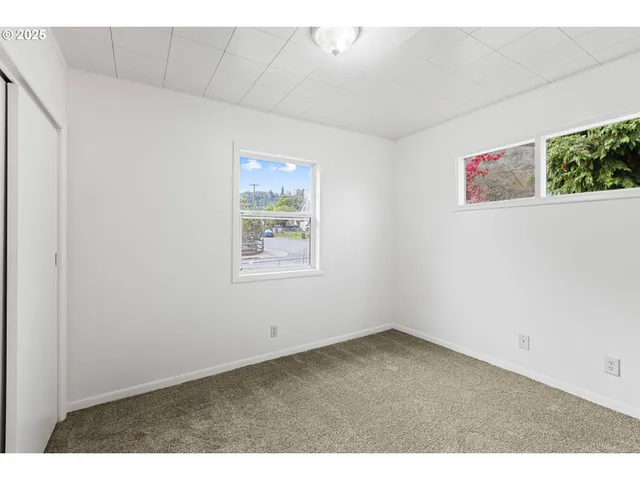 $265,000 | 331 Northeast Laurel Avenue, Myrtle Creek, OR 97457