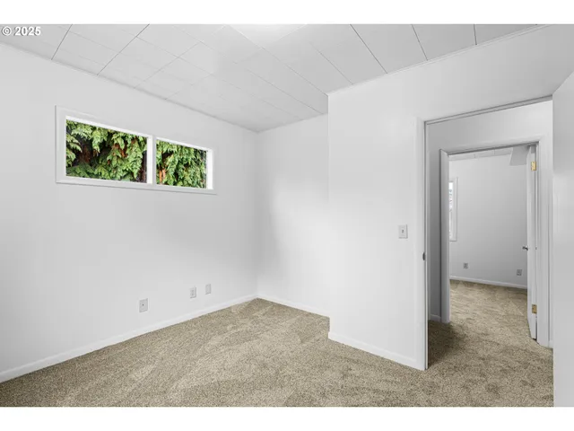 $265,000 | 331 Northeast Laurel Avenue, Myrtle Creek, OR 97457