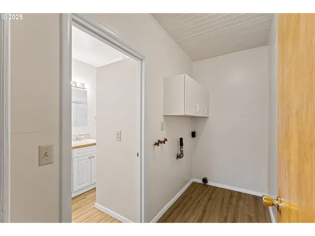 $265,000 | 331 Northeast Laurel Avenue, Myrtle Creek, OR 97457