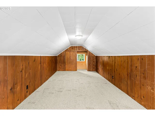 $265,000 | 331 Northeast Laurel Avenue, Myrtle Creek, OR 97457